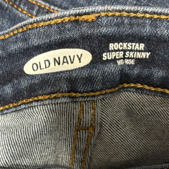 Old Navy Rockstar Super Skinny Mid-Rise - Picture 4 of 4